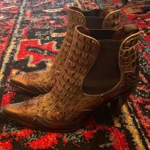 Donald J Pliner Couture Boots - made in the mountains of Italy